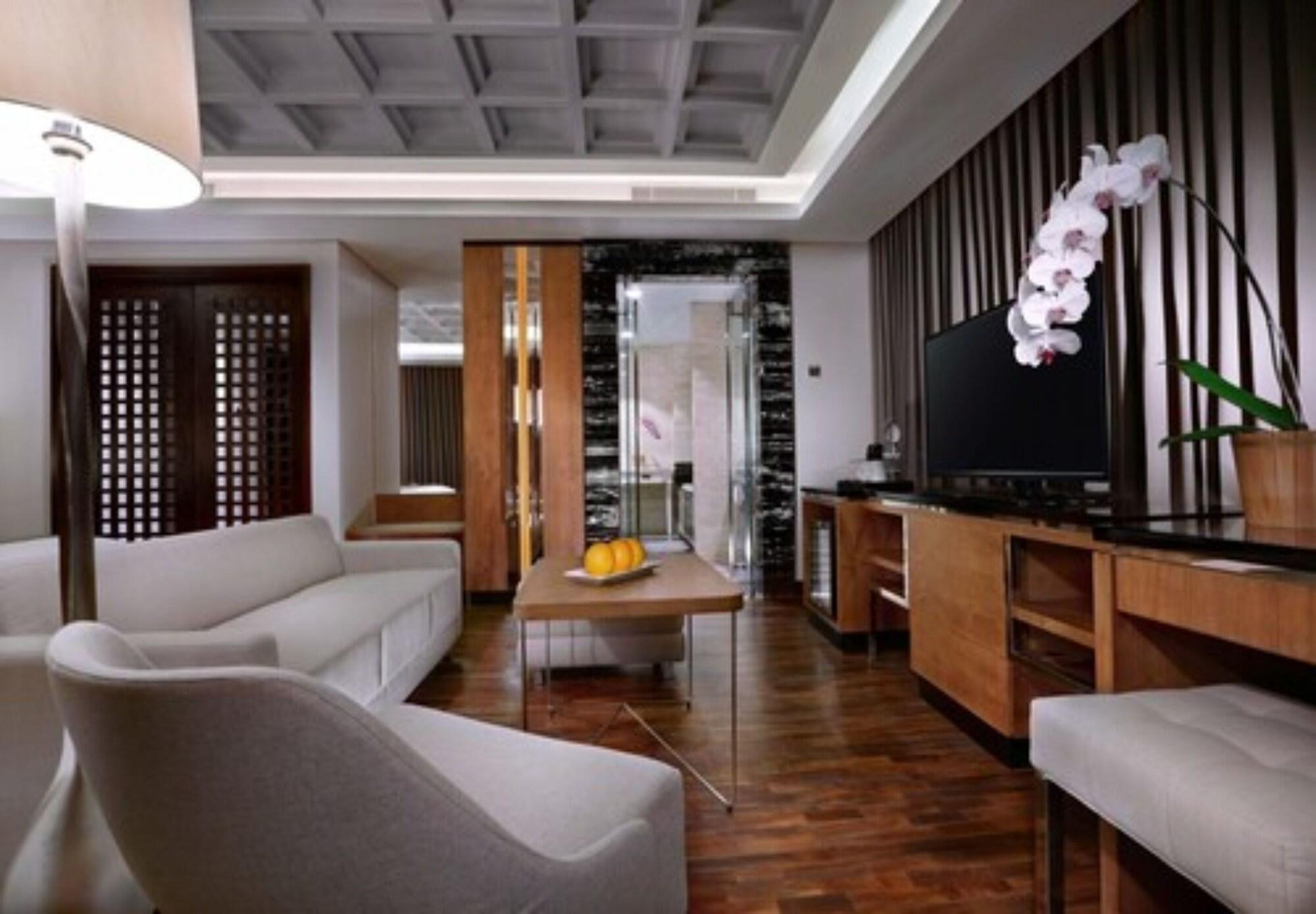 Aston Pasteur 4*