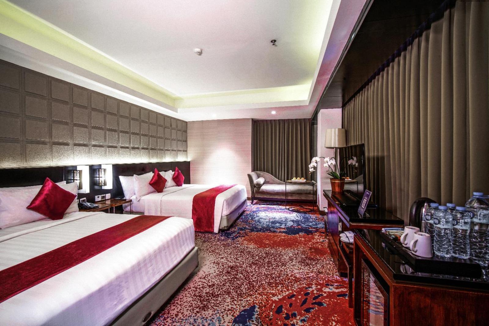Aston Pasteur Hotel